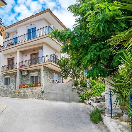 Theodore Apartments Skála Marión Екстериор снимка