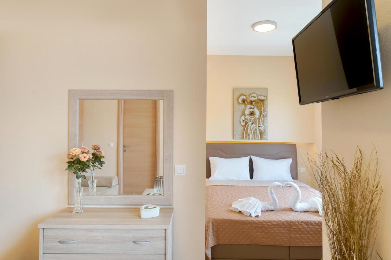 Theodore Apartments Skála Marión Екстериор снимка