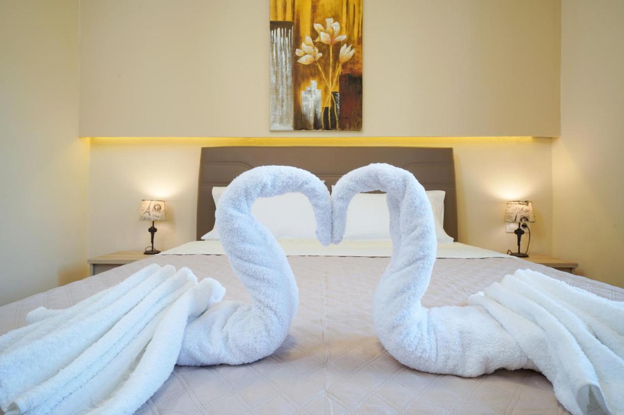 Theodore Apartments Skála Marión Екстериор снимка