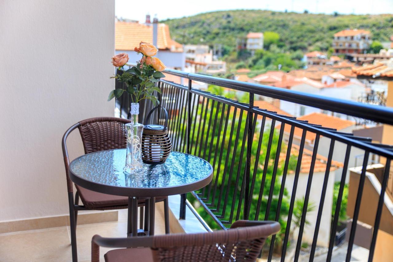 Theodore Apartments Skála Marión Екстериор снимка