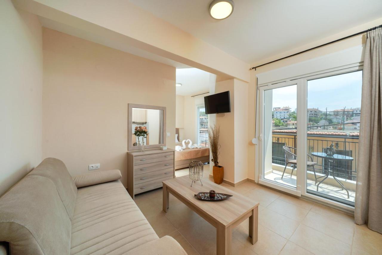 Theodore Apartments Skála Marión Екстериор снимка